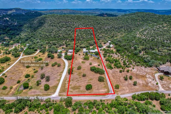 457 N Tomahawk Way, House other with 4 bedrooms, 3 bathrooms and null parking in Concan TX | Image 62