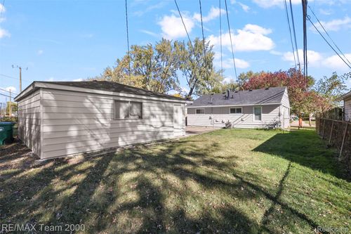 577 Brandt St, Garden City, MI, 48135-2669 | Card Image