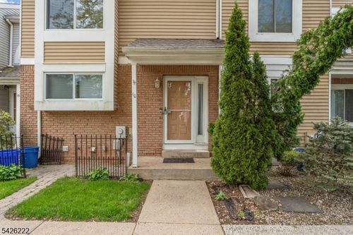 10 Bradovra Ct, Hillsborough, NJ, 08844-1437 | Card Image