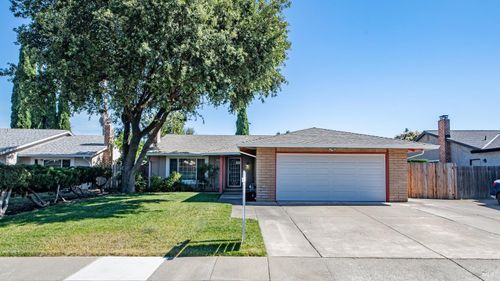 178 Arroyo Court, Vacaville, CA, 95687 | Card Image