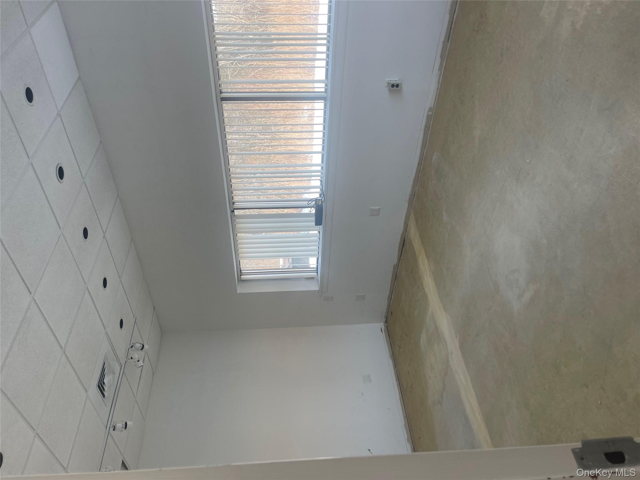 Commercial Lease in Lloyd 5