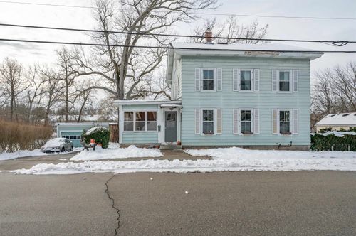 11 Souhegan St, Milford, NH, 03055-3827 | Card Image