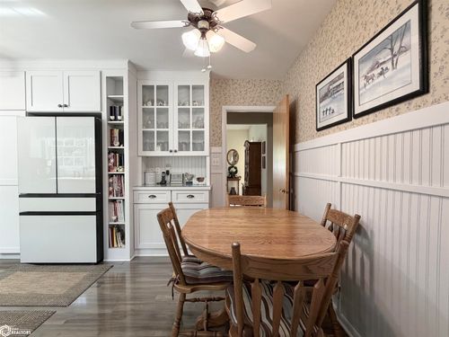 300 E 17th Street Pl N, Newton, IA, 50208-3445 | Card Image
