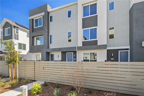 27331 Bear Creek Ln, Valencia, CA, 91381-2385 | Card Image