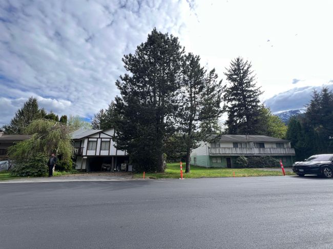 1344-48 Judd Road, Home with 0 bedrooms, 0 bathrooms and null parking in Squamish BC | Image 2