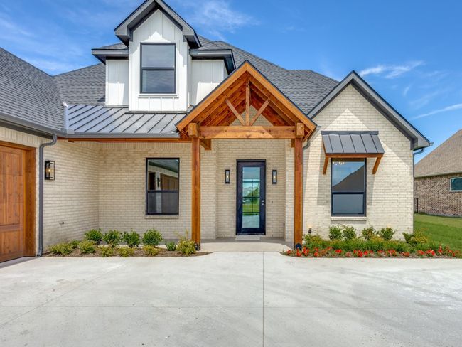 Front Entrance | Image 7