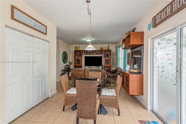 3076 Se 4 Th Ct, House other with 5 bedrooms, 3 bathrooms and null parking in Homestead FL | Image 11