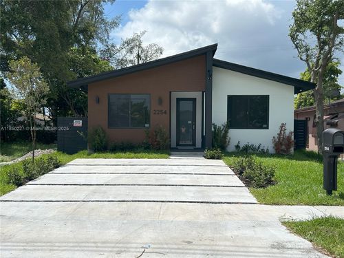 2254 Greene St, Hollywood, FL, 33020-1234 | Card Image