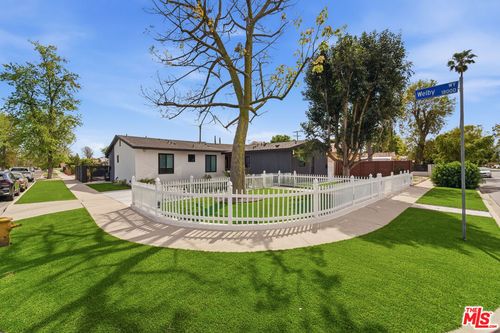 6724 Hesperia Ave, Reseda, CA, 91335-5632 | Card Image