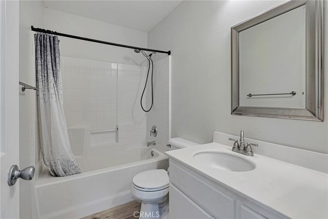UPSTAIRS GUEST BATH 3 | Image 32