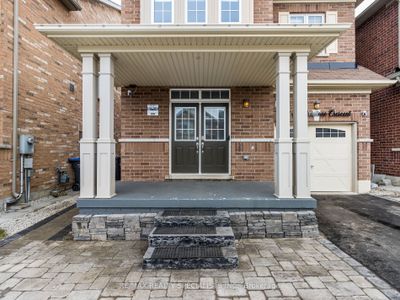 42 Humberstone Cres, House other with 4 bedrooms, 4 bathrooms and 3 parking in Brampton ON | Image 2