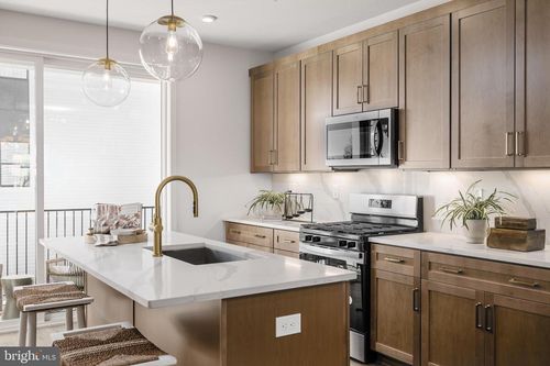 14429 Glen Manor Dr, CHANTILLY, VA, 20151-1865 | Card Image
