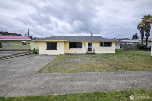 4534 S Pine St, Tacoma, WA, 98409-6527 | Card Image