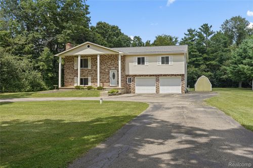 5461 E Holly Rd, Holly, MI, 48442-9610 | Card Image