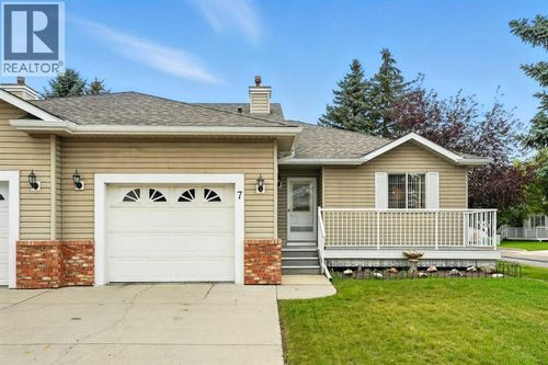 7 Del Monica Villas Ne, Calgary, AB, T1Y6Z5 | Card Image