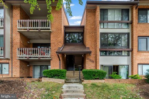 10208 Bushman Dr, OAKTON, VA, 22124-2815 | Card Image