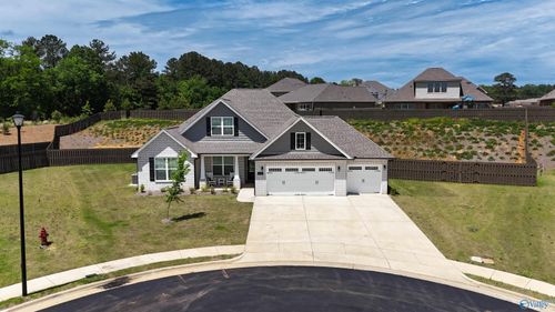 1901 Rae Ct Se, Hartselle, AL, 35640-6230 | Card Image