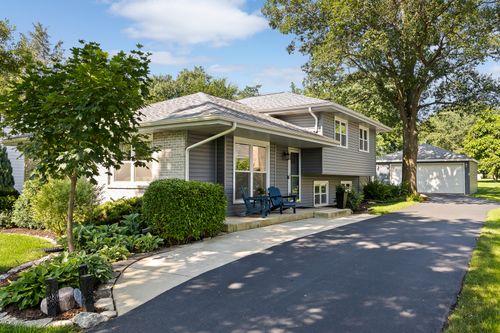 4600 Roslyn Rd, Downers Grove, IL, 60515-5809 | Card Image