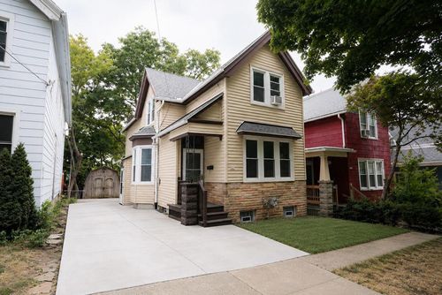 2447 S Burrell Street, Milwaukee, WI, 53207 | Card Image