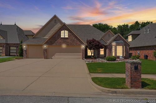 3117 E 143rd St S, Bixby, OK, 74008-7658 | Card Image