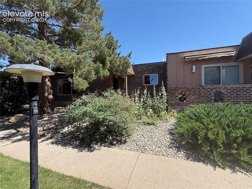 52 Villa Dr, Pueblo, CO, 81001-1419 | Card Image