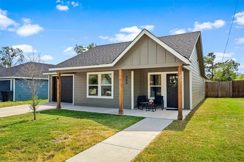 304 Thomas St, Terrell, TX, 75160-3830 | Card Image