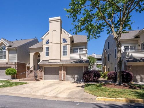 1067 Hanson Way, Virginia Beach, VA, 23454-6048 | Card Image
