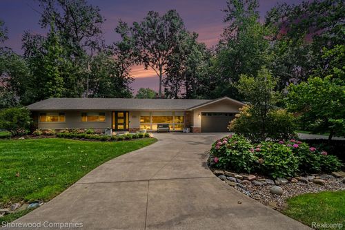 3144 Upton Dr, Troy, MI, 48084-1249 | Card Image
