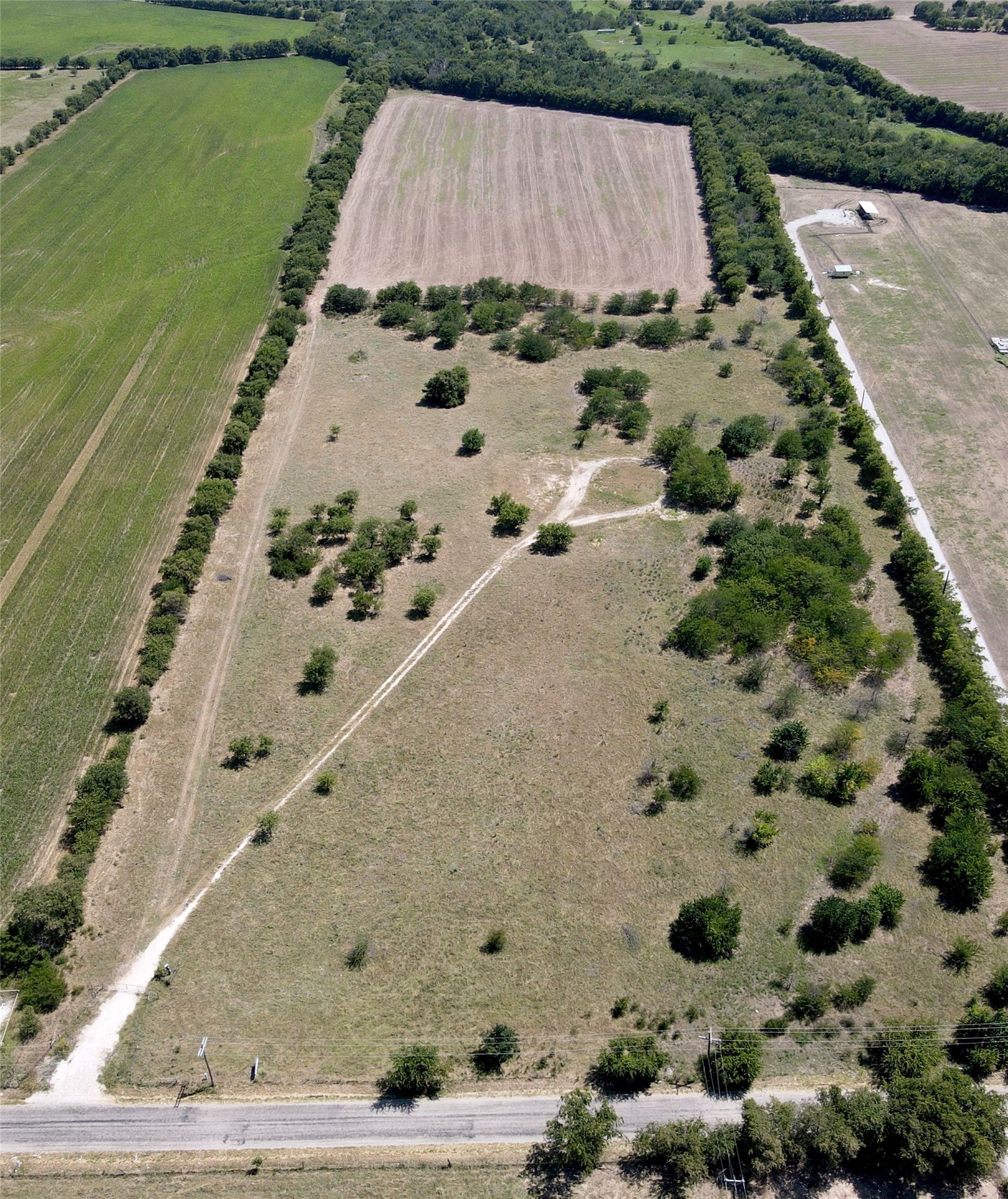 Land in Rhome 3
