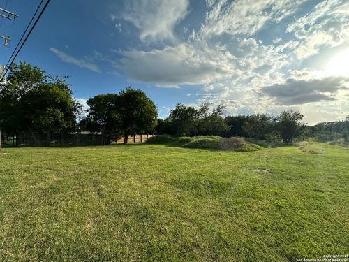 10317 Southwell Rd, San Antonio, TX, 78240-1651 | Card Image