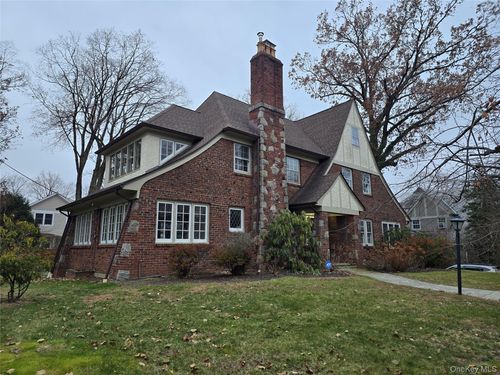 16 Bon Air Ave, New Rochelle, NY, 10804-3205 | Card Image