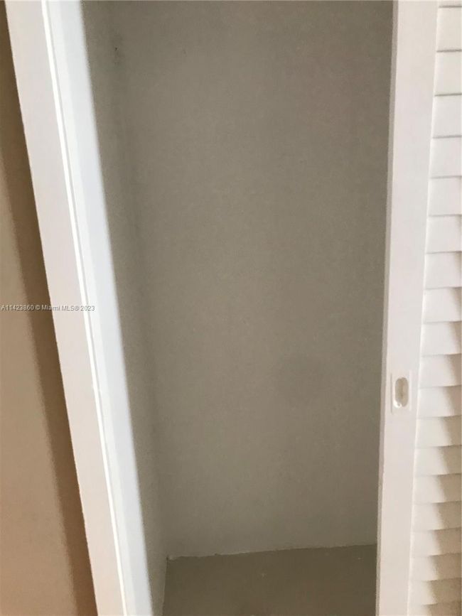 APT-216 - 1408 Brickell Bay Dr, Condo with 0 bedrooms, 1 bathrooms and null parking in Miami FL | Image 6