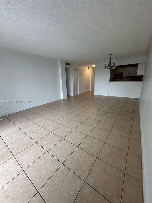 1-408-6930 Nw 186th St, Hialeah, FL, 33015-3200 | Card Image