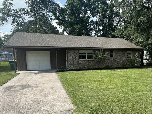200 Moss Hill Ln, Conroe, TX, 77303-1745 | Card Image