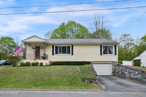 60 Willow St, Adams, MA, 01220 | Card Image