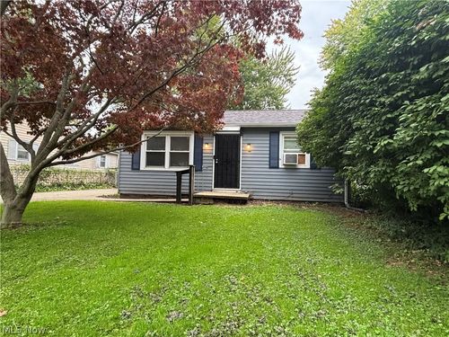 1136 Grand Ave, Madison, OH, 44057-1622 | Card Image