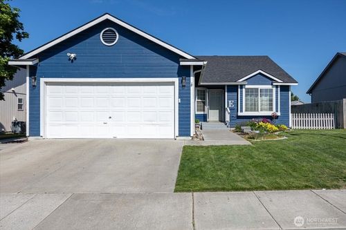 520 N Reed St, Kennewick, WA, 99336-2695 | Card Image