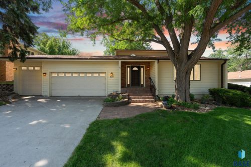 401 E Aspen Dr Drive, Sioux Falls, SD, 57105 | Card Image