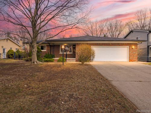 25748 Curie Ave, Warren, MI, 48091-3828 | Card Image