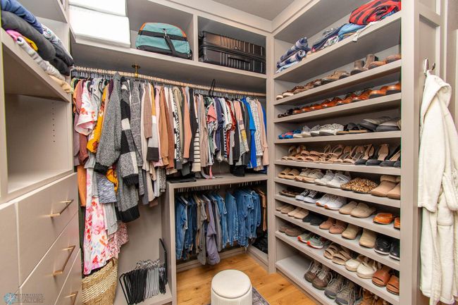 Primary Closet | Image 48