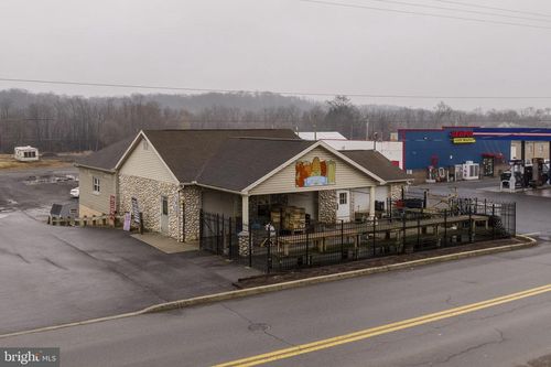 590 N 4th St, NEWPORT, PA, 17074-7207 | Card Image