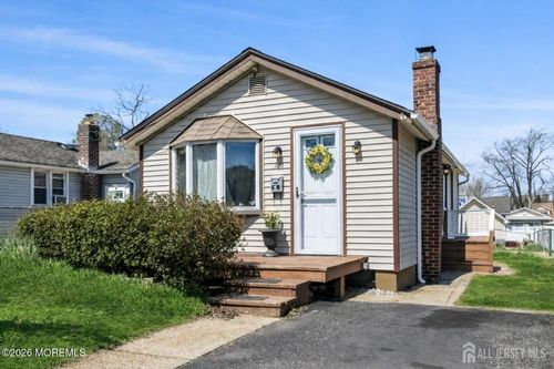 26 Hilltop Blvd, Keyport, NJ, 07735-6062 | Card Image