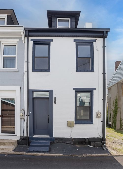5162 Natrona Way, Pittsburgh, PA, 15201-2548 | Card Image