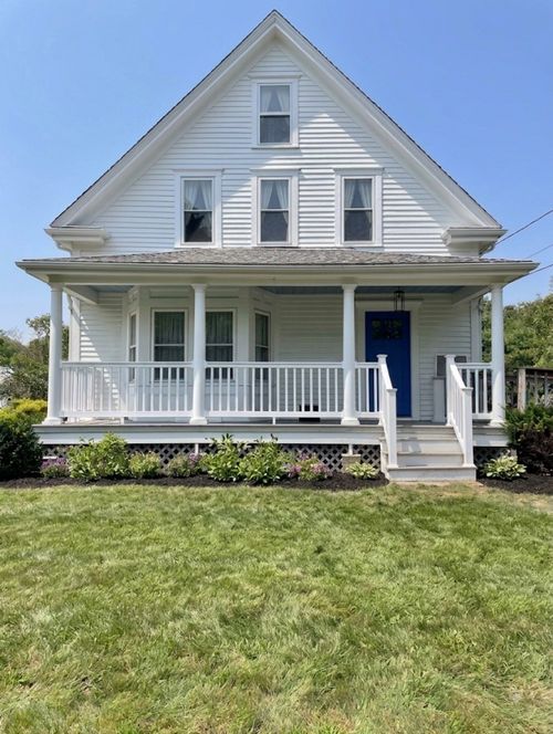 74 Anawan St, Rehoboth, MA, 02769-2802 | Card Image