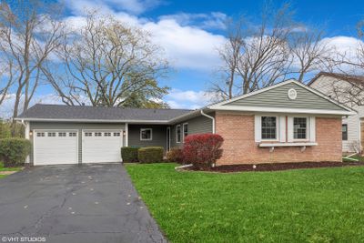 871 Twisted Oak Lane, House other with 3 bedrooms, 2 bathrooms and 2 parking in Buffalo Grove IL | Image 1