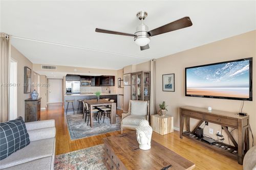 1609-2625 Collins Ave, Miami Beach, FL, 33140-4746 | Card Image