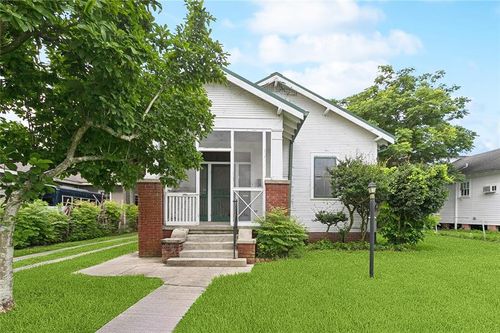 2516 Wisteria St, New Orleans, LA, 70122-4868 | Card Image