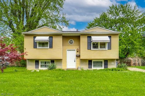 371 Washington Cir, Oberlin, OH, 44074-1827 | Card Image