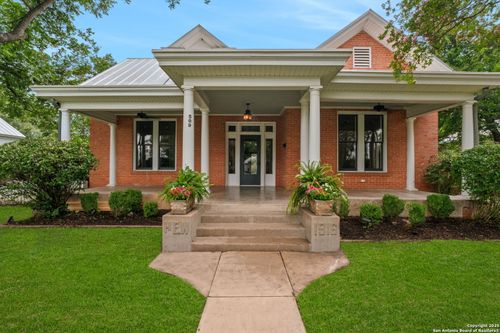 509 W Austin St, Fredericksburg, TX, 78624-3209 | Card Image