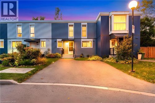 b56-25 Britten Close, Hamilton, ON, L9C4J8 | Card Image